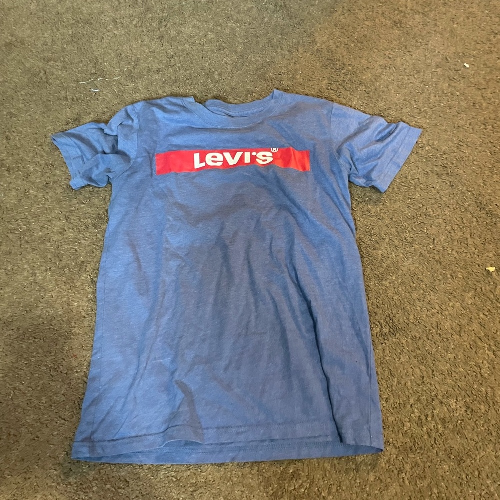 Blue red and white Levi’s shirt